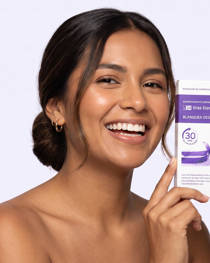 Comunidad Instagram Smile Project: chica sonriendo con la caja de PURPLE STRIPS V34